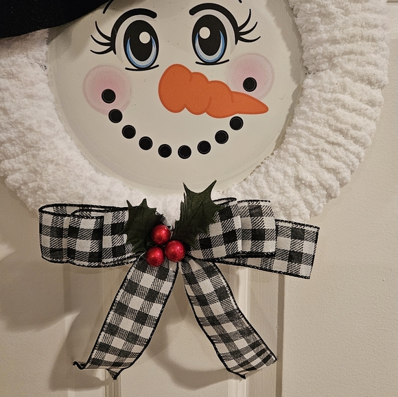 Snowman yarn wreath - Picture 2 of 3